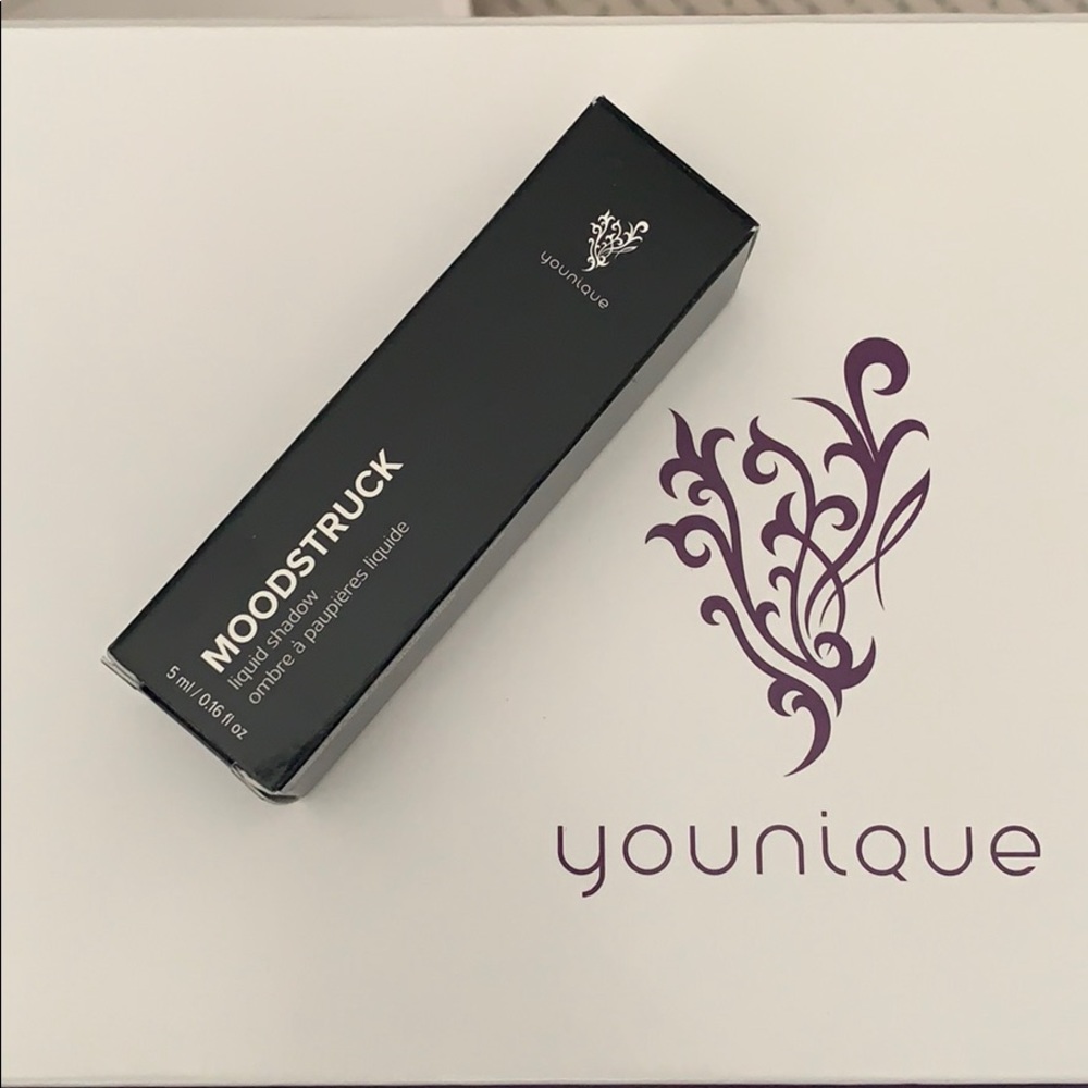 Moodstruck liquid shadow